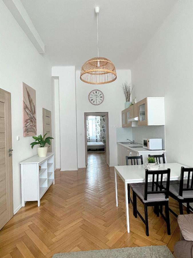 Gallys Apartments Прага Екстер'єр фото